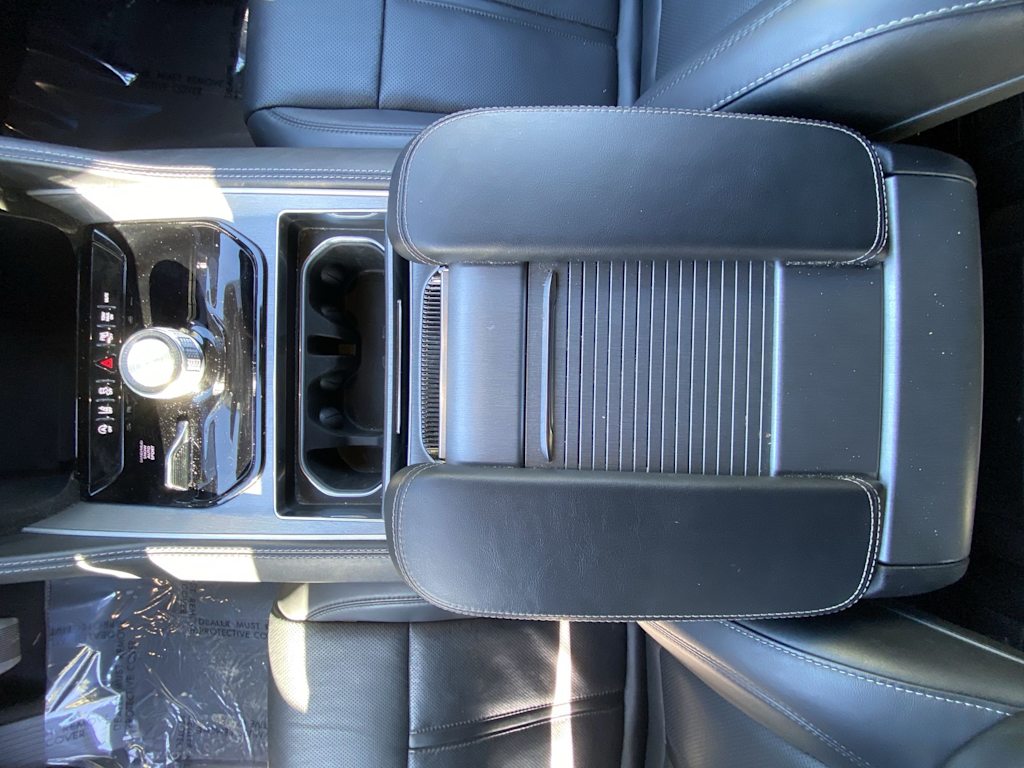 Thumbnail: 2025 Jeep Wagoneer - 13