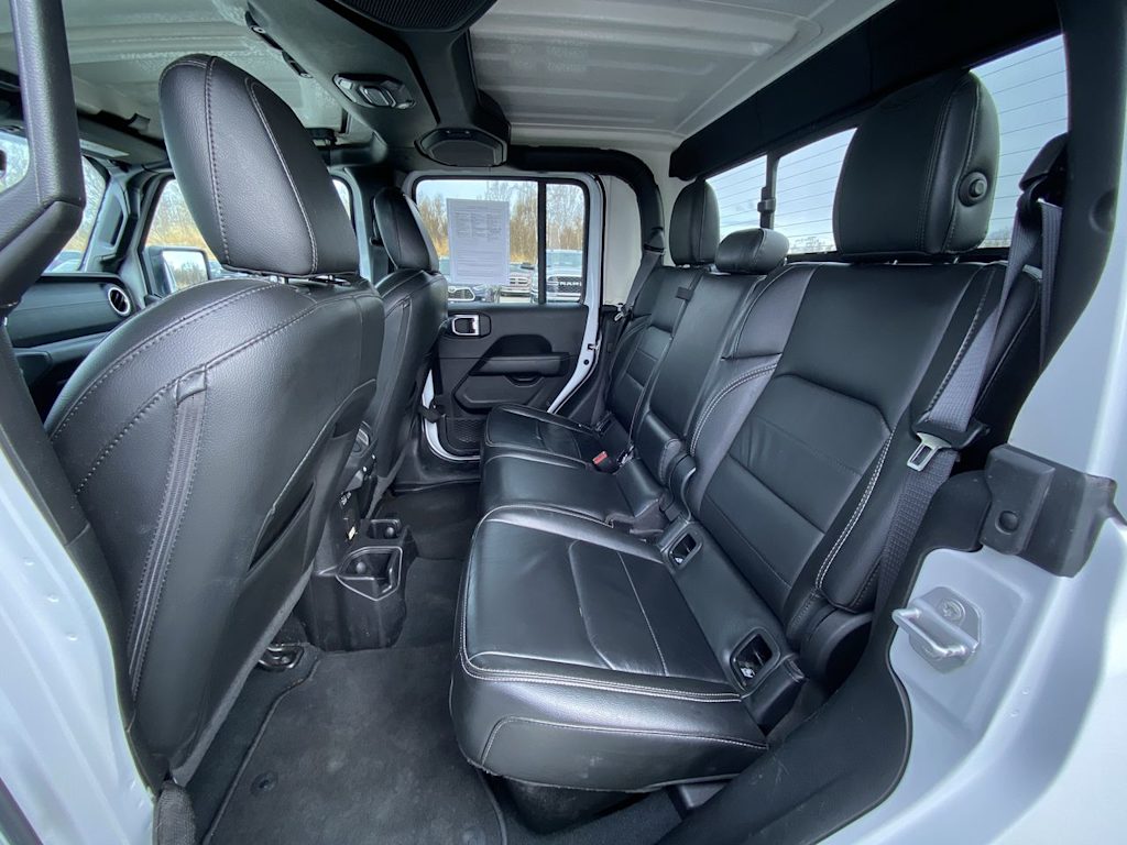 2022 Jeep Gladiator Overland 23