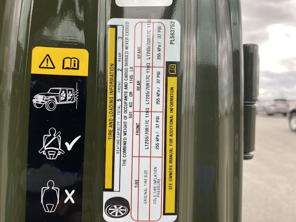 Thumbnail: 2023 Jeep Gladiator - 15