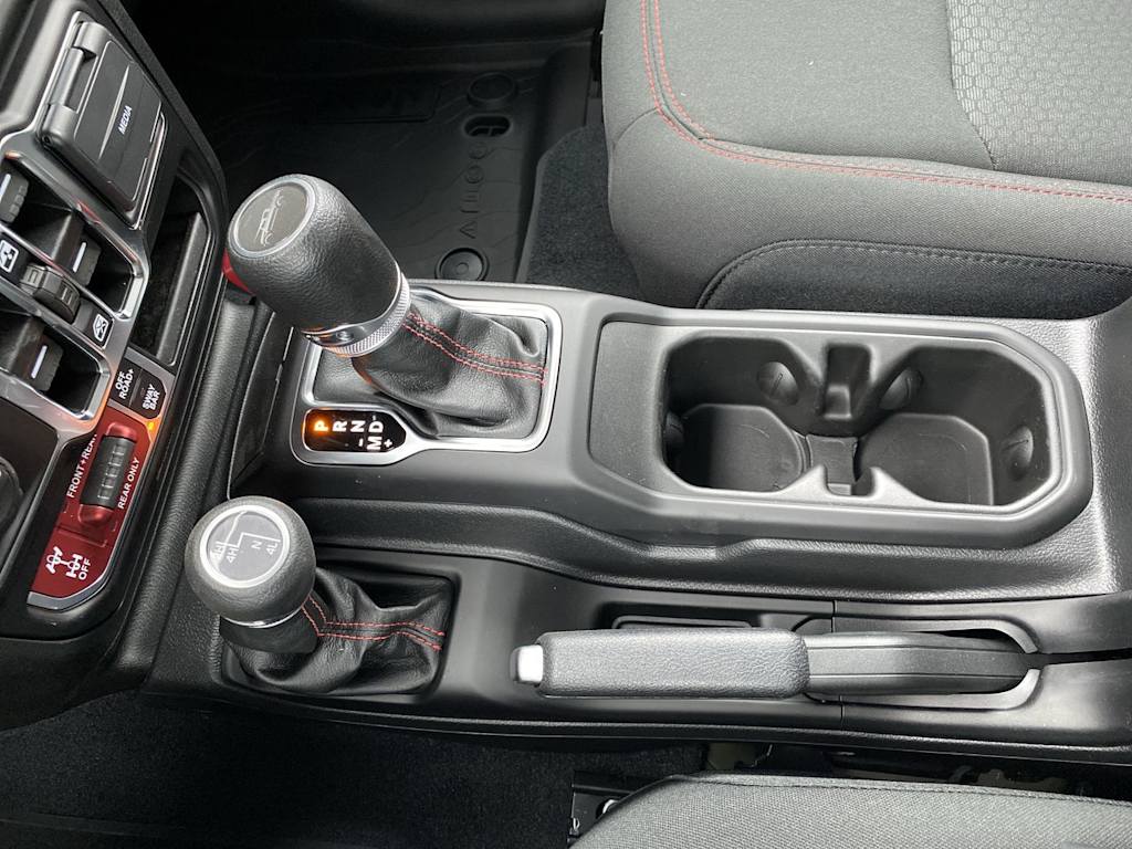 Thumbnail: 2023 Jeep Gladiator - 12