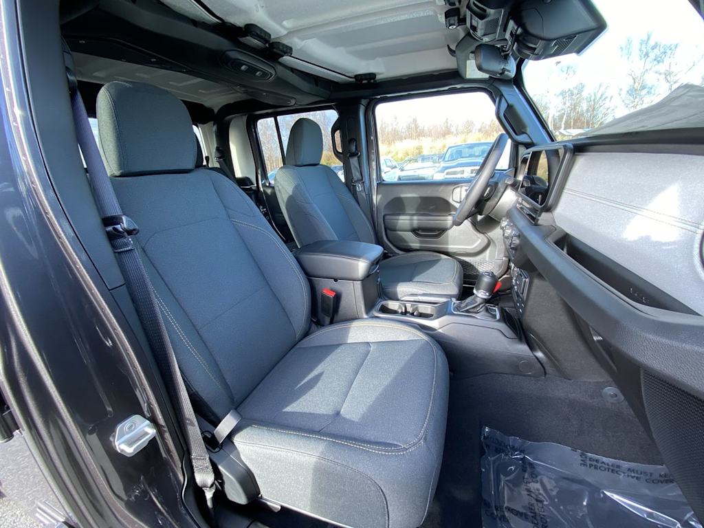 Thumbnail: 2025 Jeep Gladiator - 10