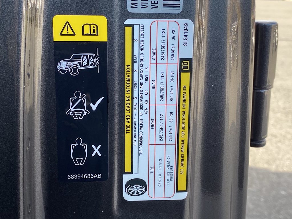 Thumbnail: 2025 Jeep Gladiator - 17