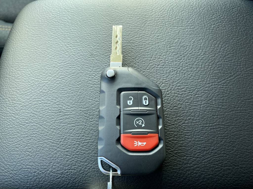 Thumbnail: 2025 Jeep Gladiator - 16