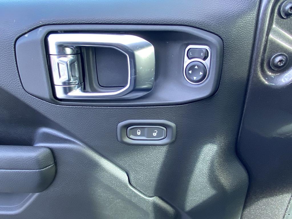 Thumbnail: 2025 Jeep Gladiator - 24