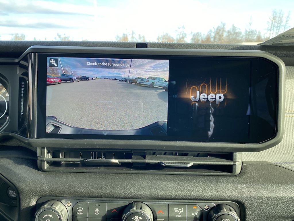 Thumbnail: 2025 Jeep Gladiator - 25