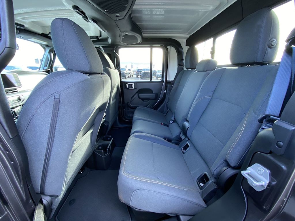 Thumbnail: 2025 Jeep Gladiator - 11