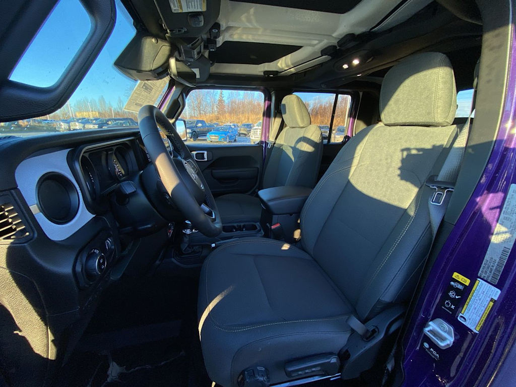 Thumbnail: 2026 Jeep Gladiator - 8