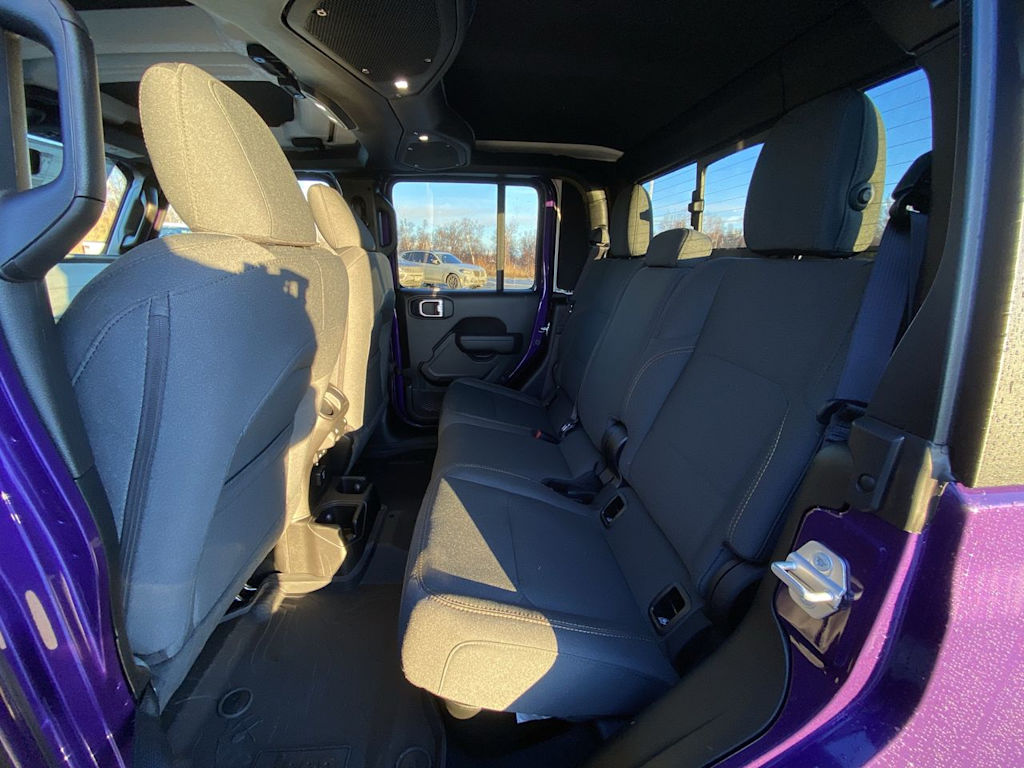 Thumbnail: 2026 Jeep Gladiator - 10