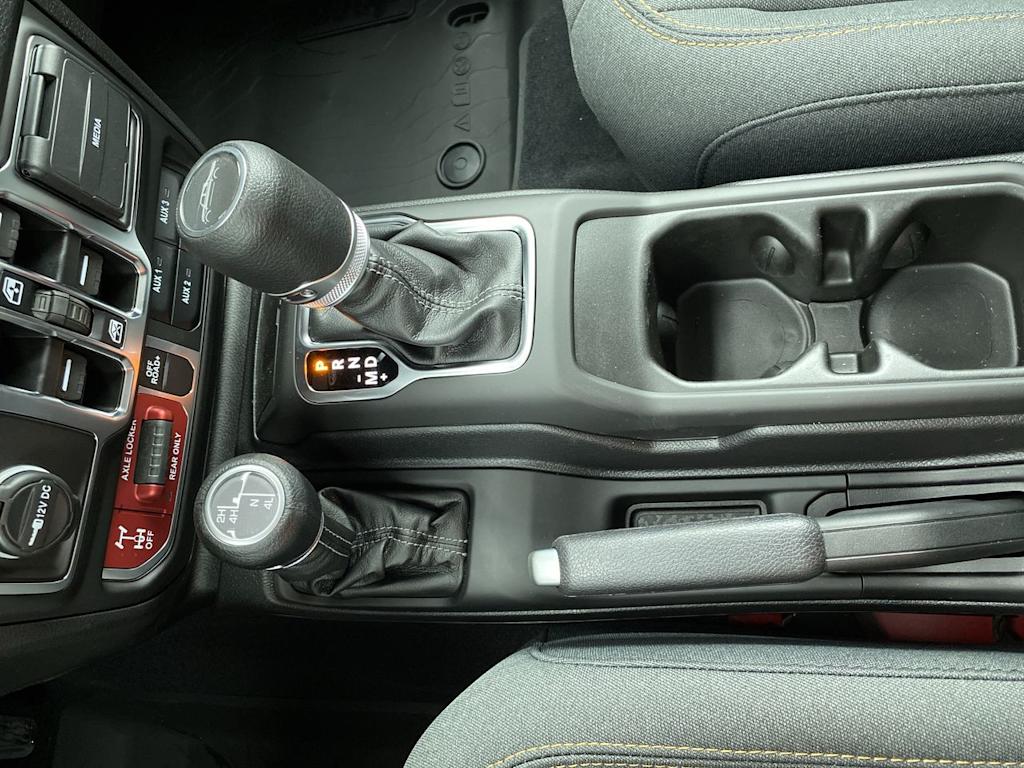 Thumbnail: 2025 Jeep Gladiator - 12