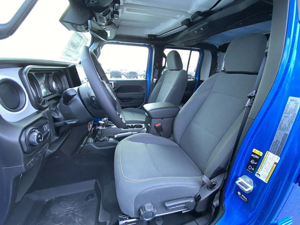 Thumbnail: 2025 Jeep Gladiator - 9