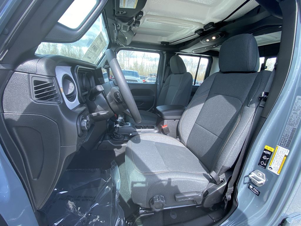 Thumbnail: 2026 Jeep Gladiator - 9