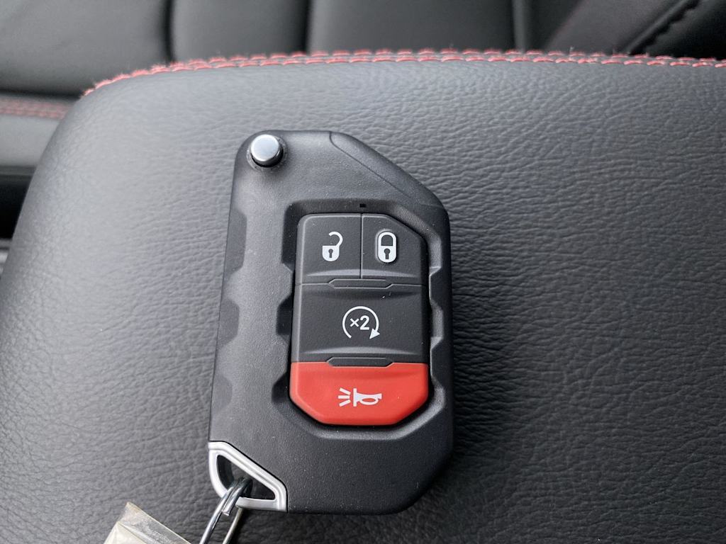 Thumbnail: 2026 Jeep Gladiator - 15