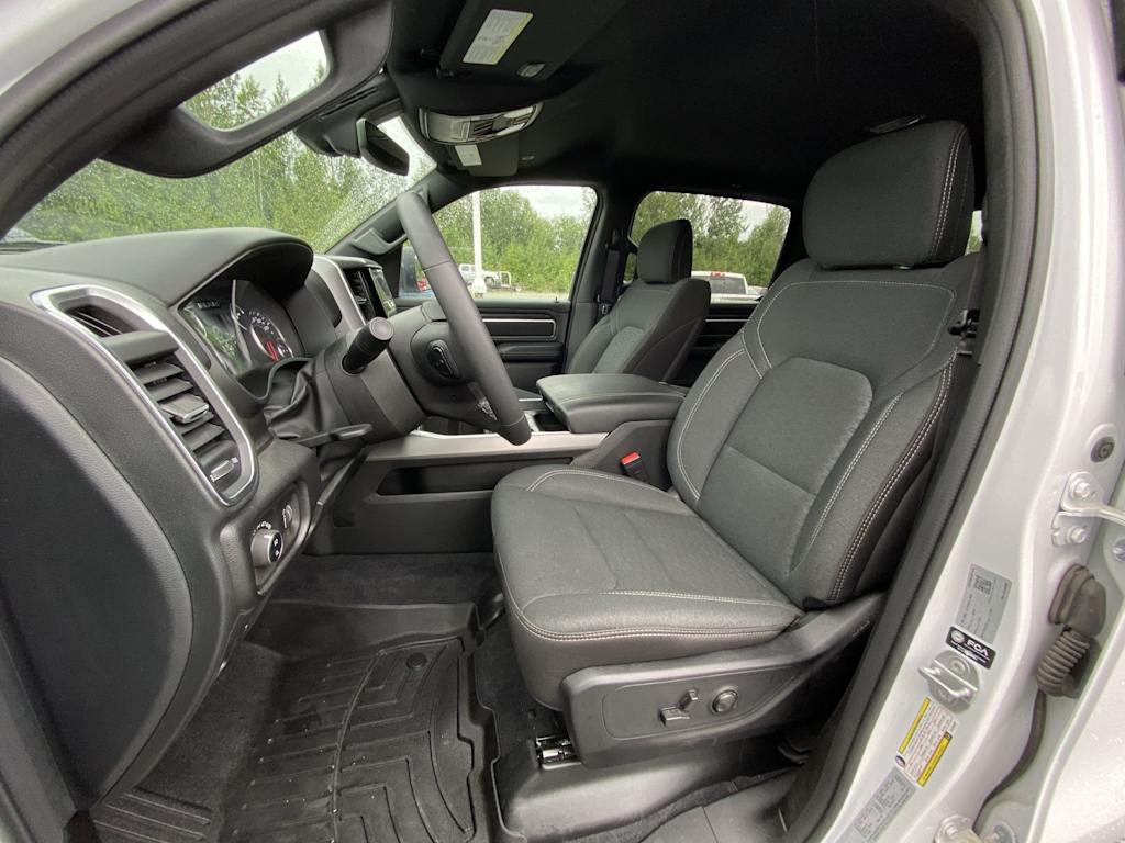 Thumbnail: 2025 RAM 1500 - 8