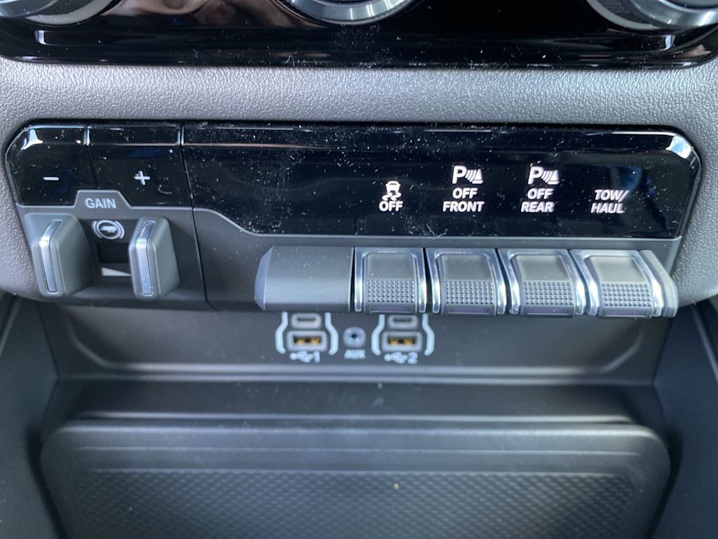 Thumbnail: 2026 RAM 1500 - 24