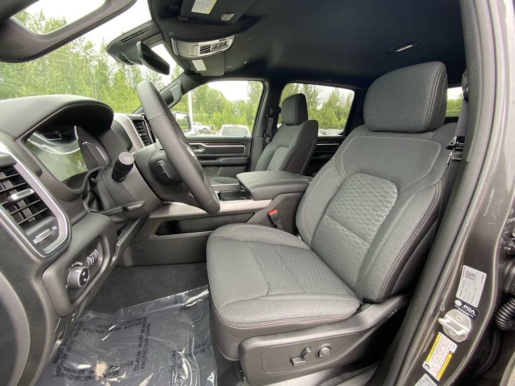 Thumbnail: 2026 RAM 1500 - 6