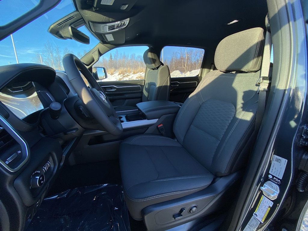 Thumbnail: 2026 RAM 1500 - 9