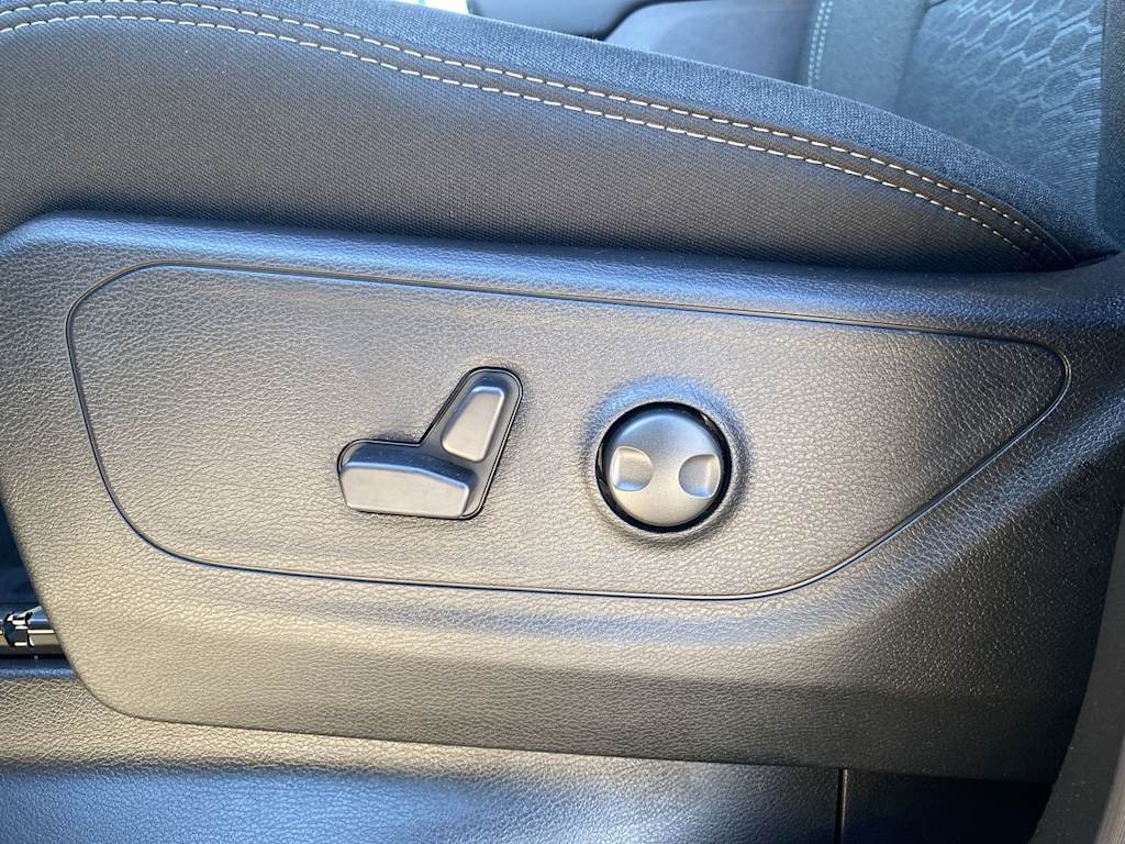 Thumbnail: 2026 RAM 1500 - 19