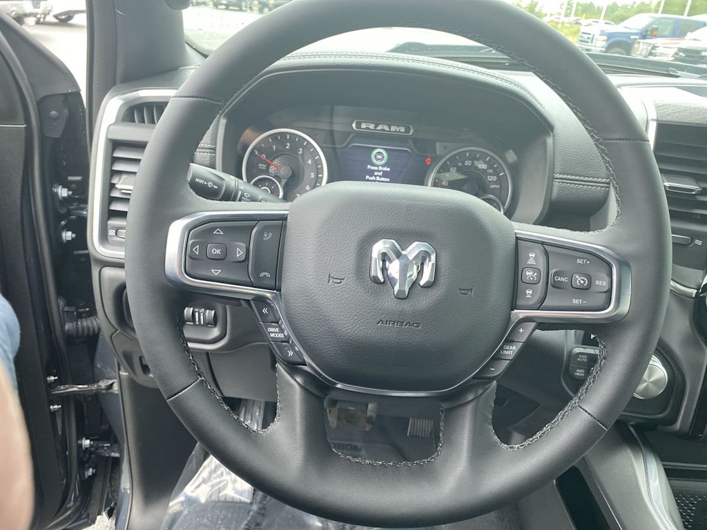 Thumbnail: 2025 RAM 1500 - 2