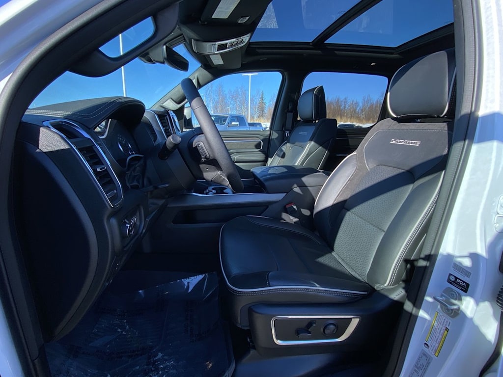 Thumbnail: 2025 RAM 1500 - 10