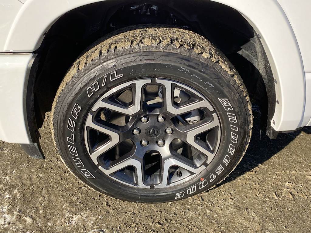 Thumbnail: 2025 RAM 1500 - 8