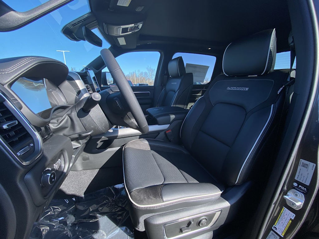 Thumbnail: 2026 RAM 1500 - 8