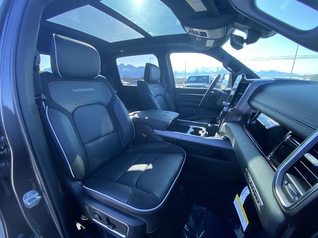 Thumbnail: 2026 RAM 1500 - 9