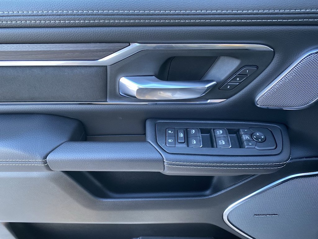 Thumbnail: 2026 RAM 1500 - 18