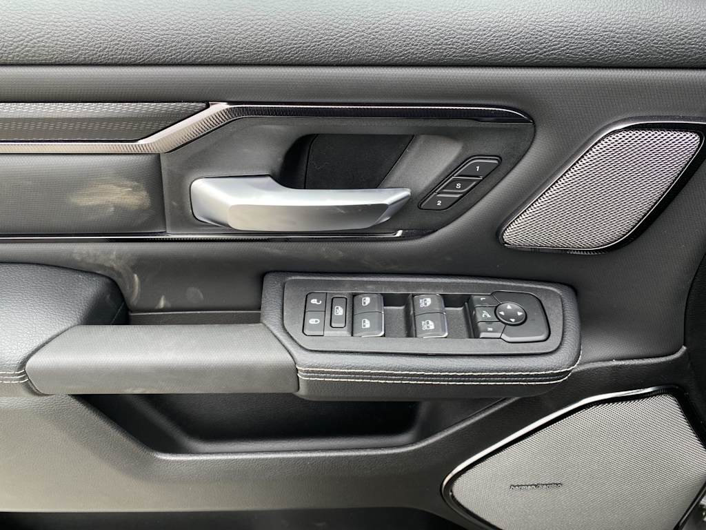 Thumbnail: 2026 RAM 1500 - 18