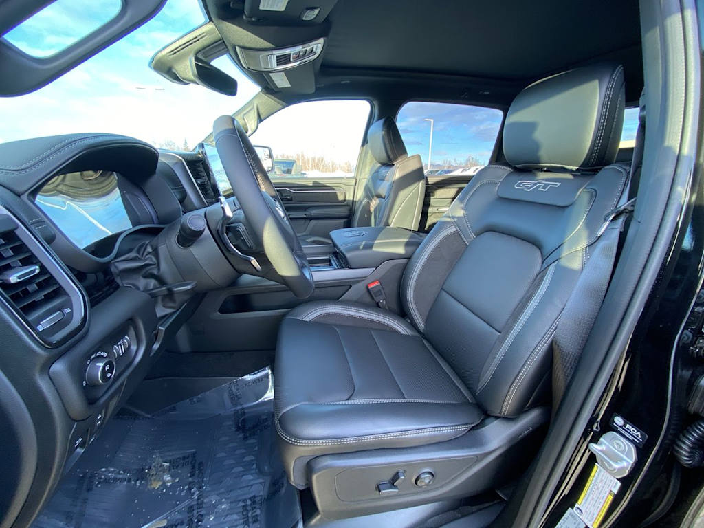 Thumbnail: 2026 RAM 1500 - 9