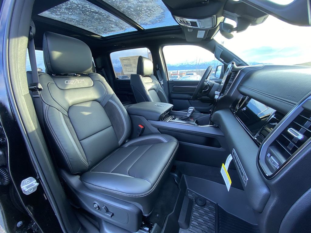 Thumbnail: 2026 RAM 1500 - 10