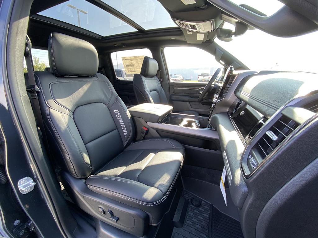 Thumbnail: 2026 RAM 1500 - 9