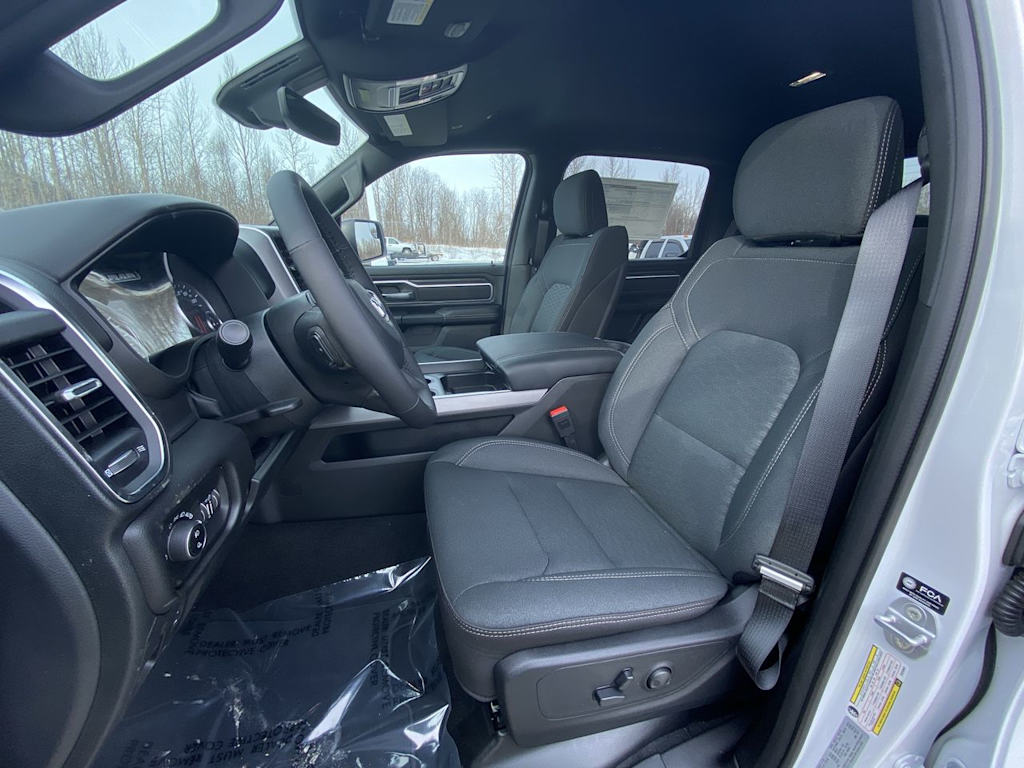 Thumbnail: 2026 RAM 1500 - 9