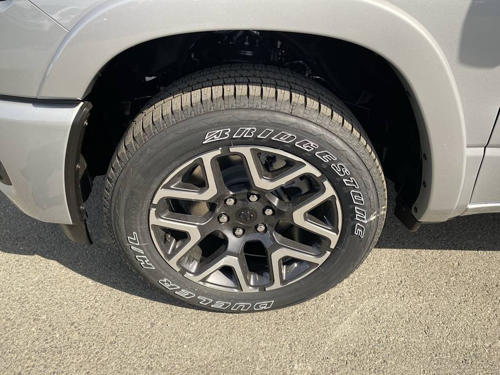 Thumbnail: 2026 RAM 1500 - 4