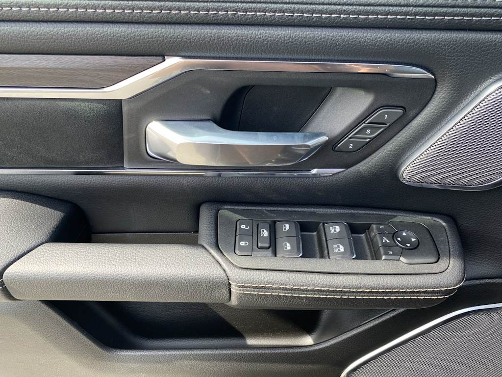 Thumbnail: 2026 RAM 1500 - 15