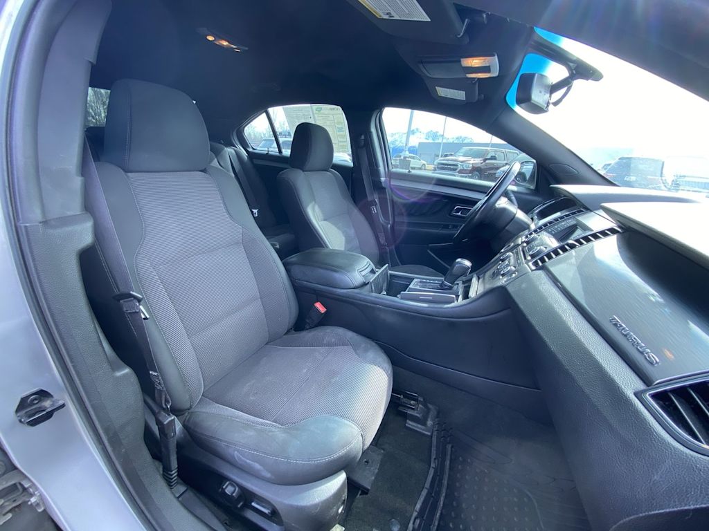 Thumbnail: 2013 Ford Taurus - 10