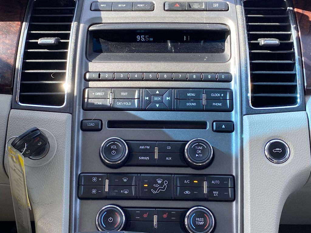 Thumbnail: 2012 Ford Taurus - 10