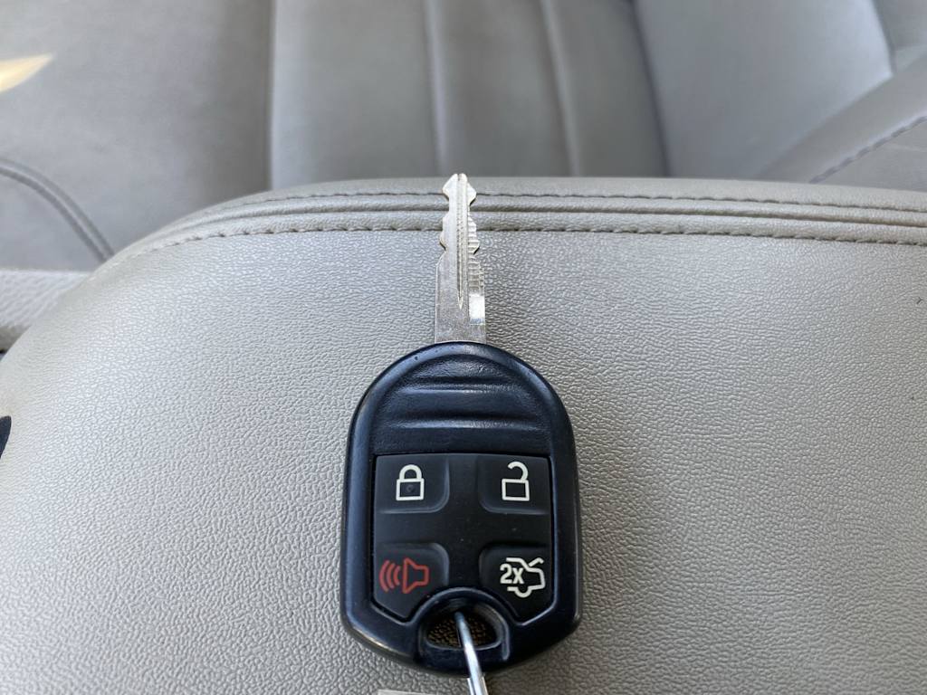 Thumbnail: 2012 Ford Taurus - 14