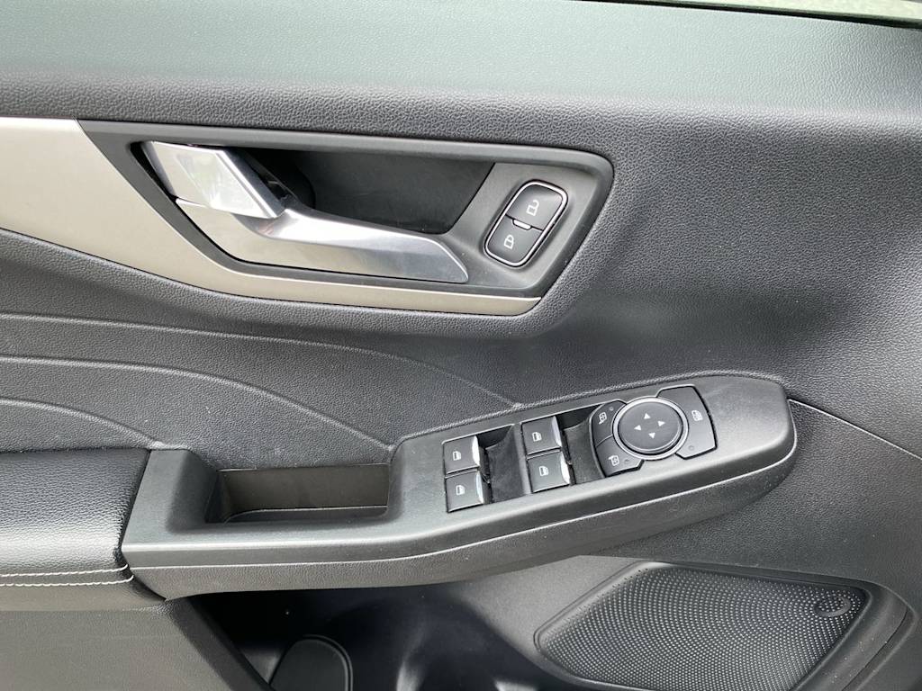 Thumbnail: 2021 Ford Escape - 18