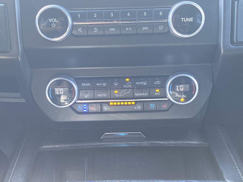 Thumbnail: 2021 Ford Expedition - 19