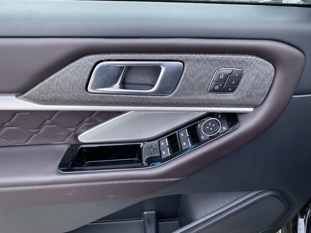 Thumbnail: 2025 Ford Explorer - 26