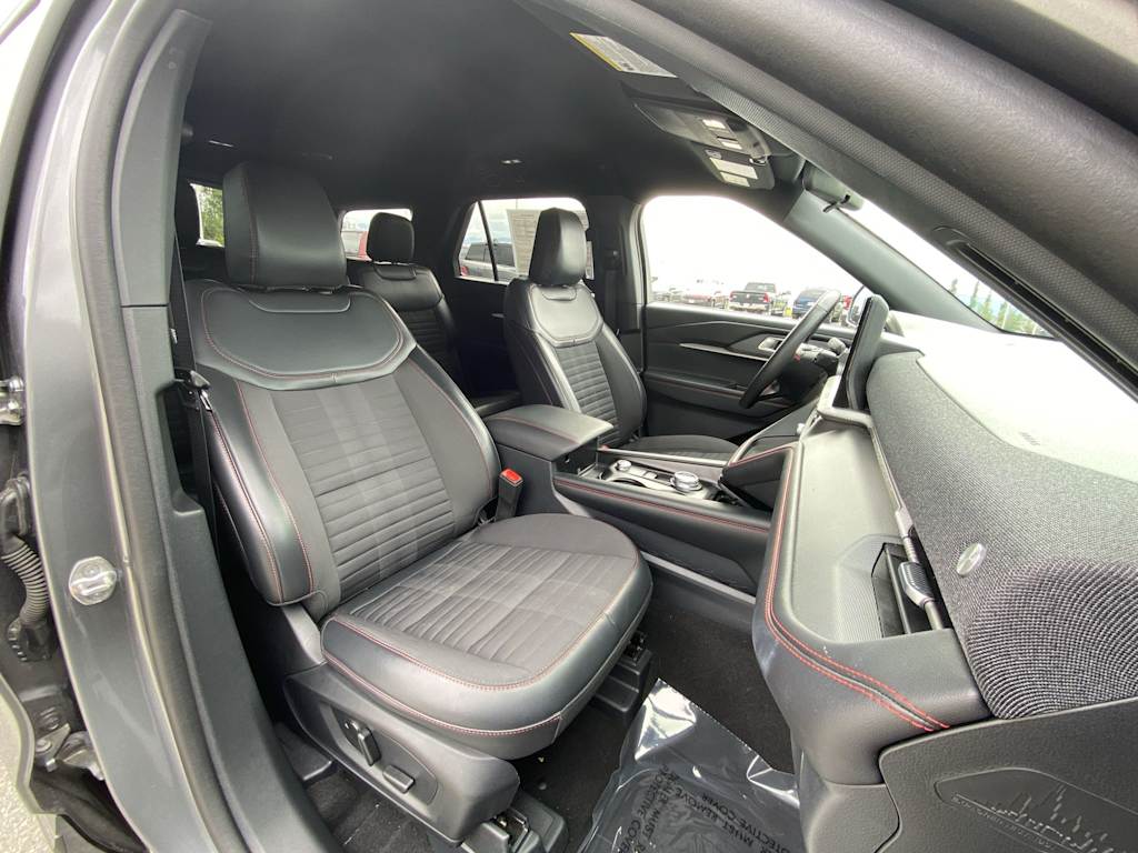 Thumbnail: 2025 Ford Explorer - 9