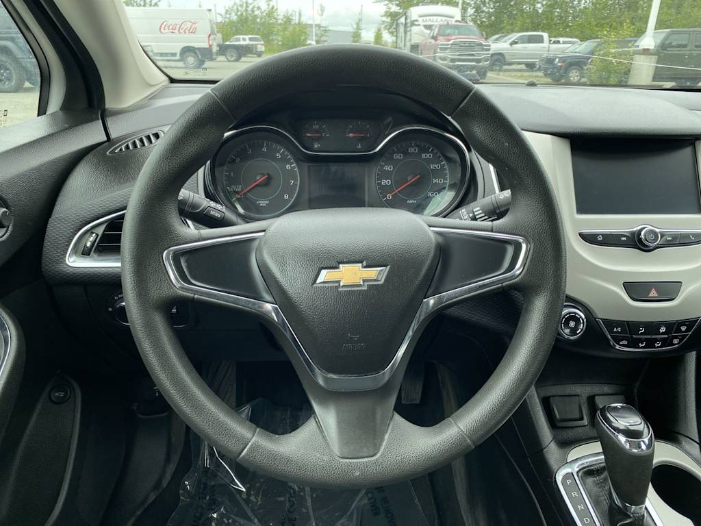 Thumbnail: 2018 Chevrolet Cruze - 2