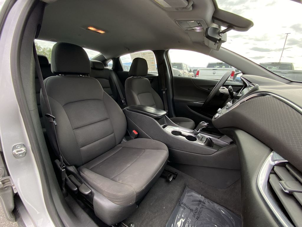 Thumbnail: 2020 Chevrolet Malibu - 10