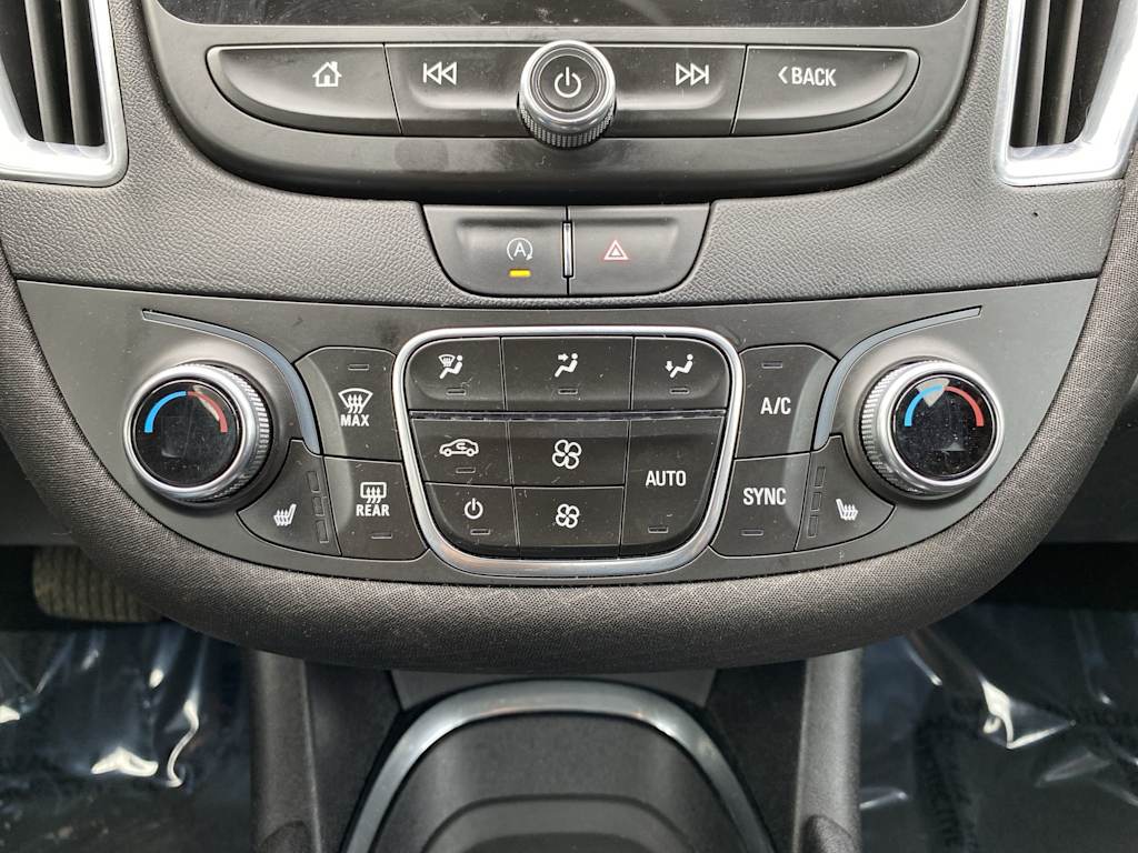 Thumbnail: 2020 Chevrolet Malibu - 24