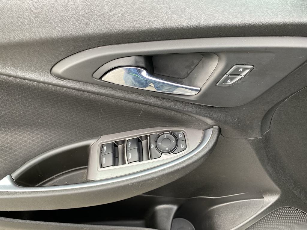 Thumbnail: 2020 Chevrolet Malibu - 22