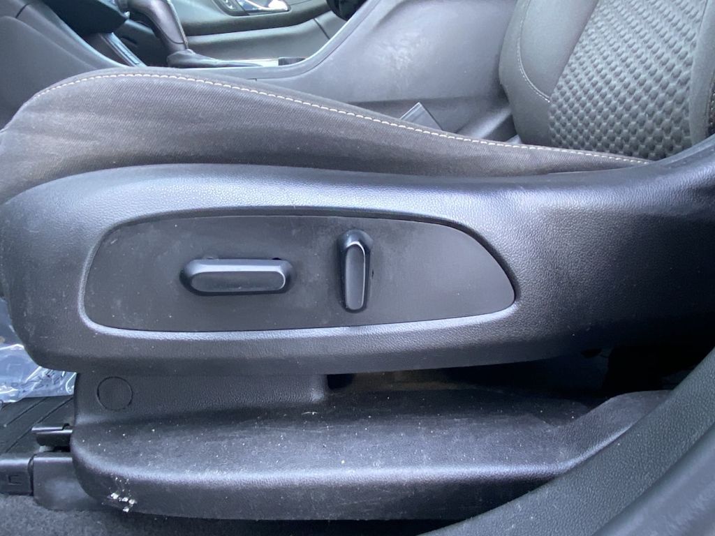 Thumbnail: 2019 GMC Acadia - 18