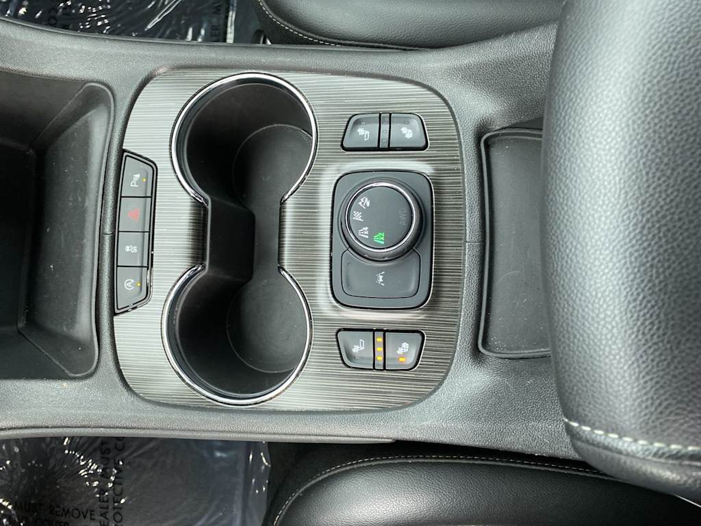 Thumbnail: 2023 GMC Acadia - 31