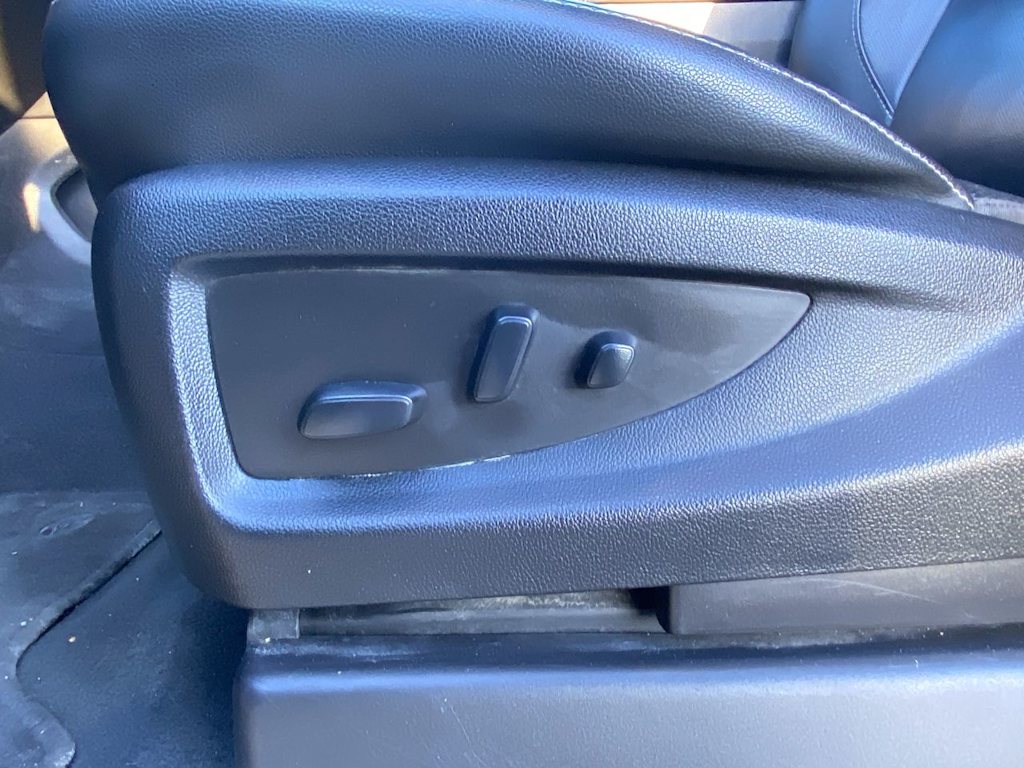 Thumbnail: 2020 GMC Yukon XL - 19