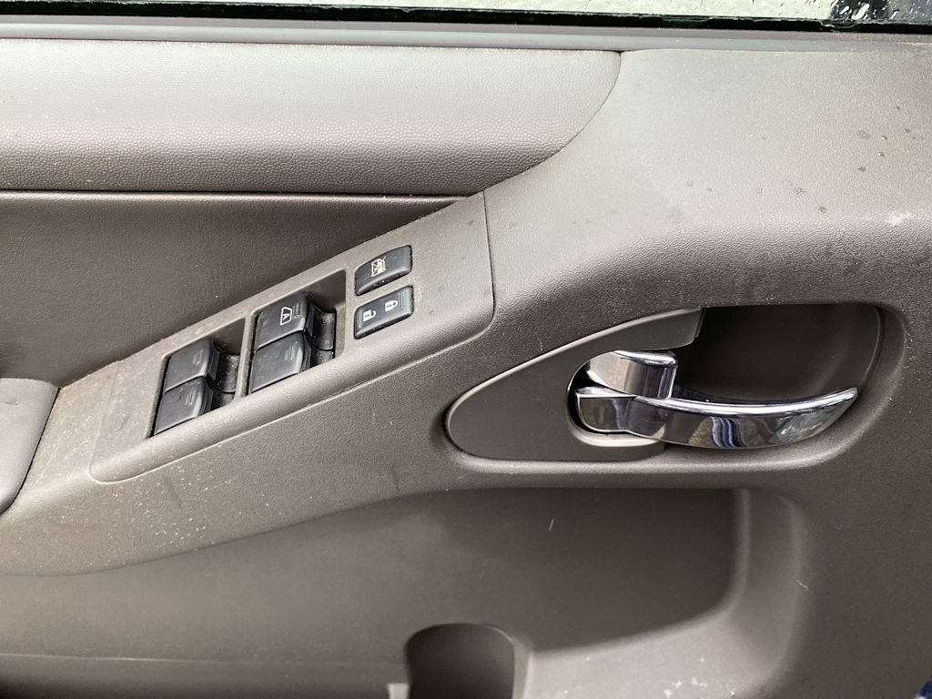 Thumbnail: 2010 Nissan Frontier - 23
