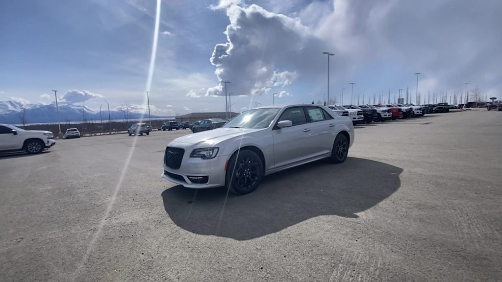 2023 Chrysler 300 Touring 19